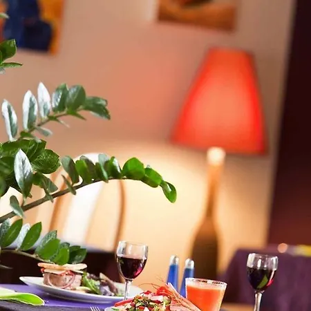 Ibis 3* Provins